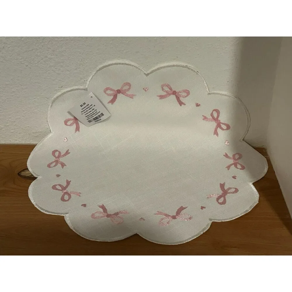 Scalloped Bow Embroidered Placemats Set Pink & White Cottagecore 8 pieces - Picture 3 of 3